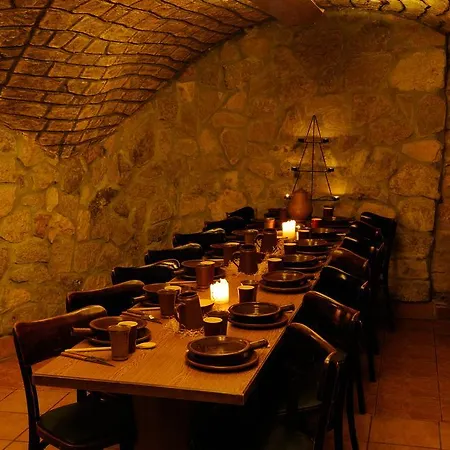 Burg Edelhof Hotel