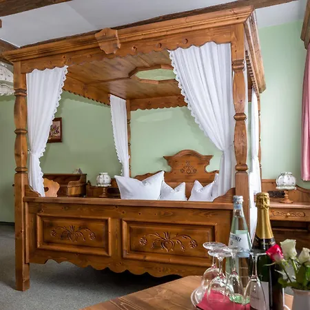 Hotel Burg Edelhof 4*