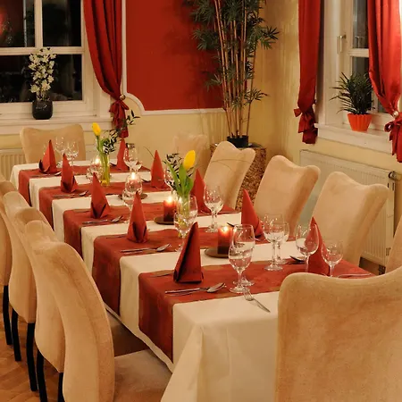 Hotel Burg Edelhof 4*