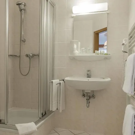 Burg Edelhof Hotel 4*