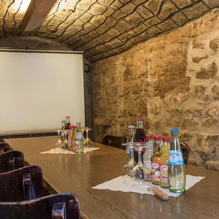 Hotel Burg Edelhof 4*