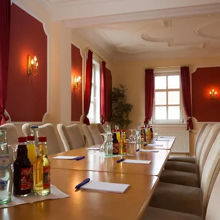Burg Edelhof 4*