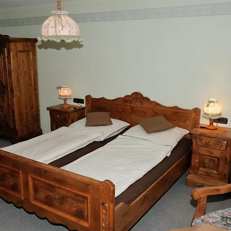 Burg Edelhof Hotel 4*